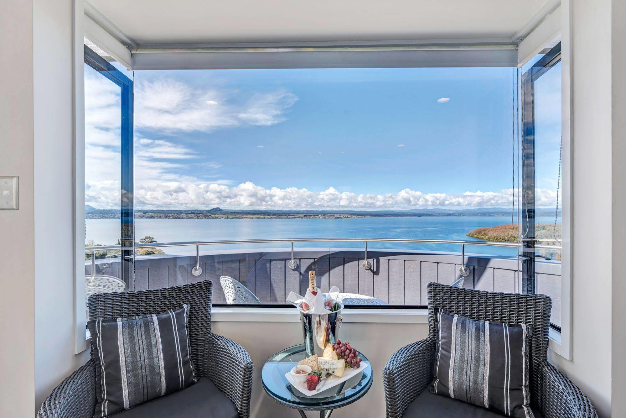 Serenity On Wakeman Taupo Exterior foto