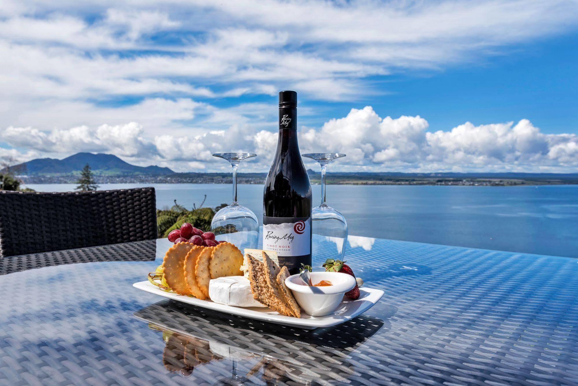 Serenity On Wakeman Taupo Exterior foto